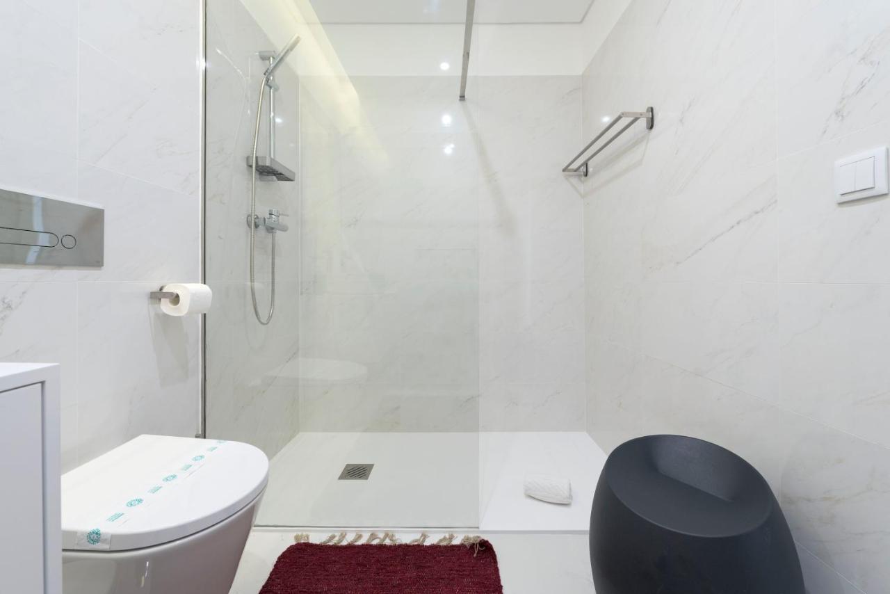 Lovelystay - Central Flat W/ Ac & Balcony Порто Екстериор снимка