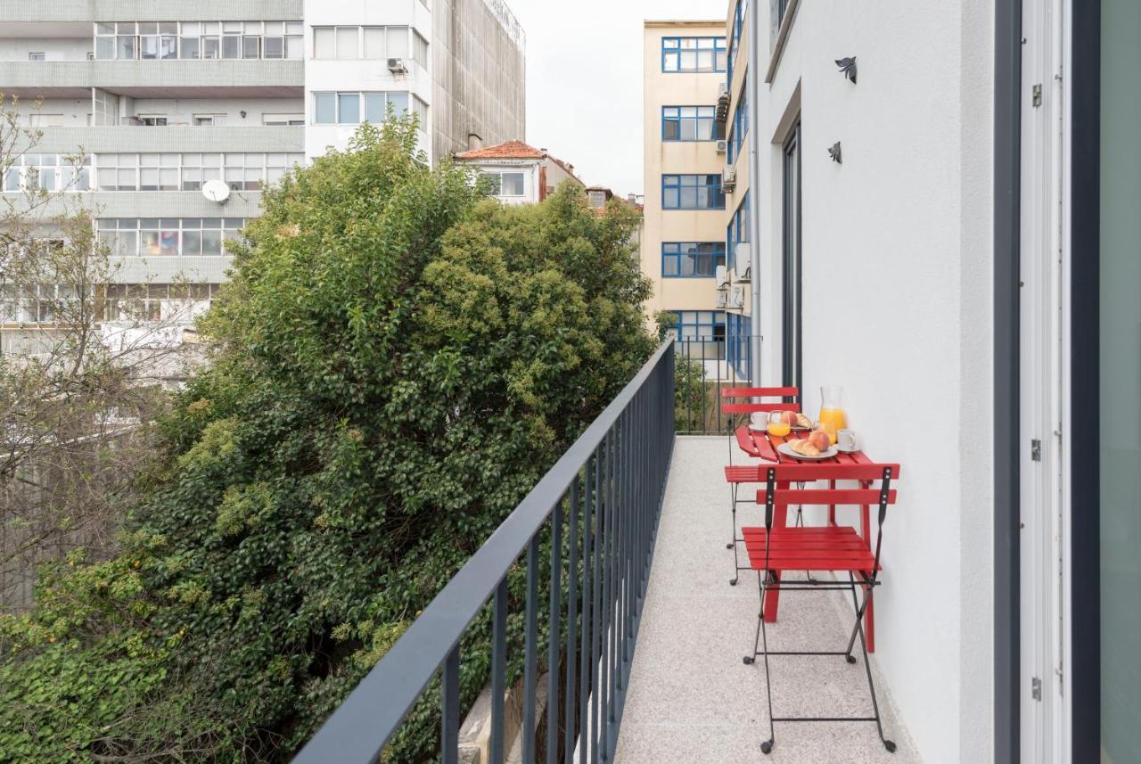 Lovelystay - Central Flat W/ Ac & Balcony Порто Екстериор снимка