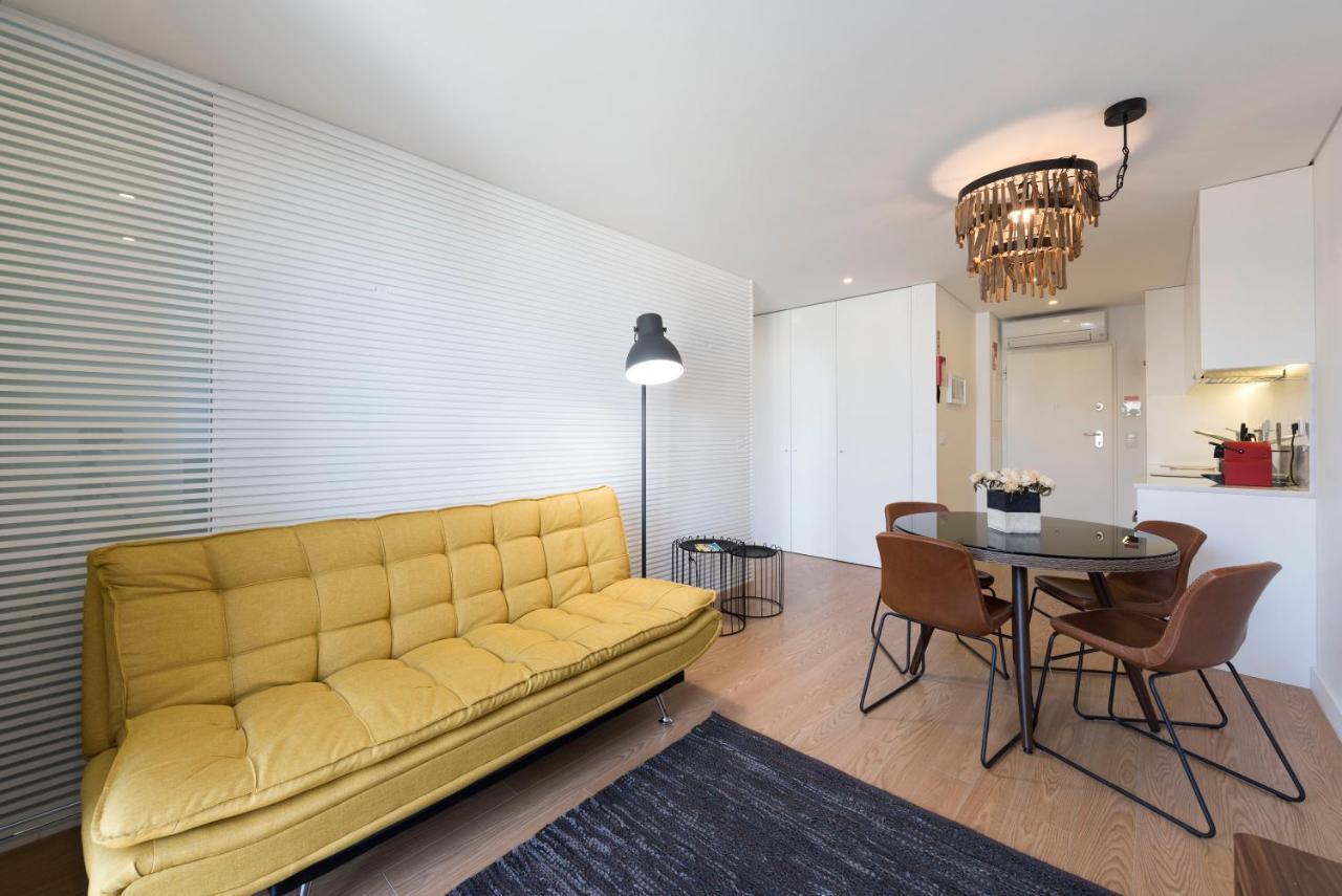 Lovelystay - Central Flat W/ Ac & Balcony Порто Екстериор снимка