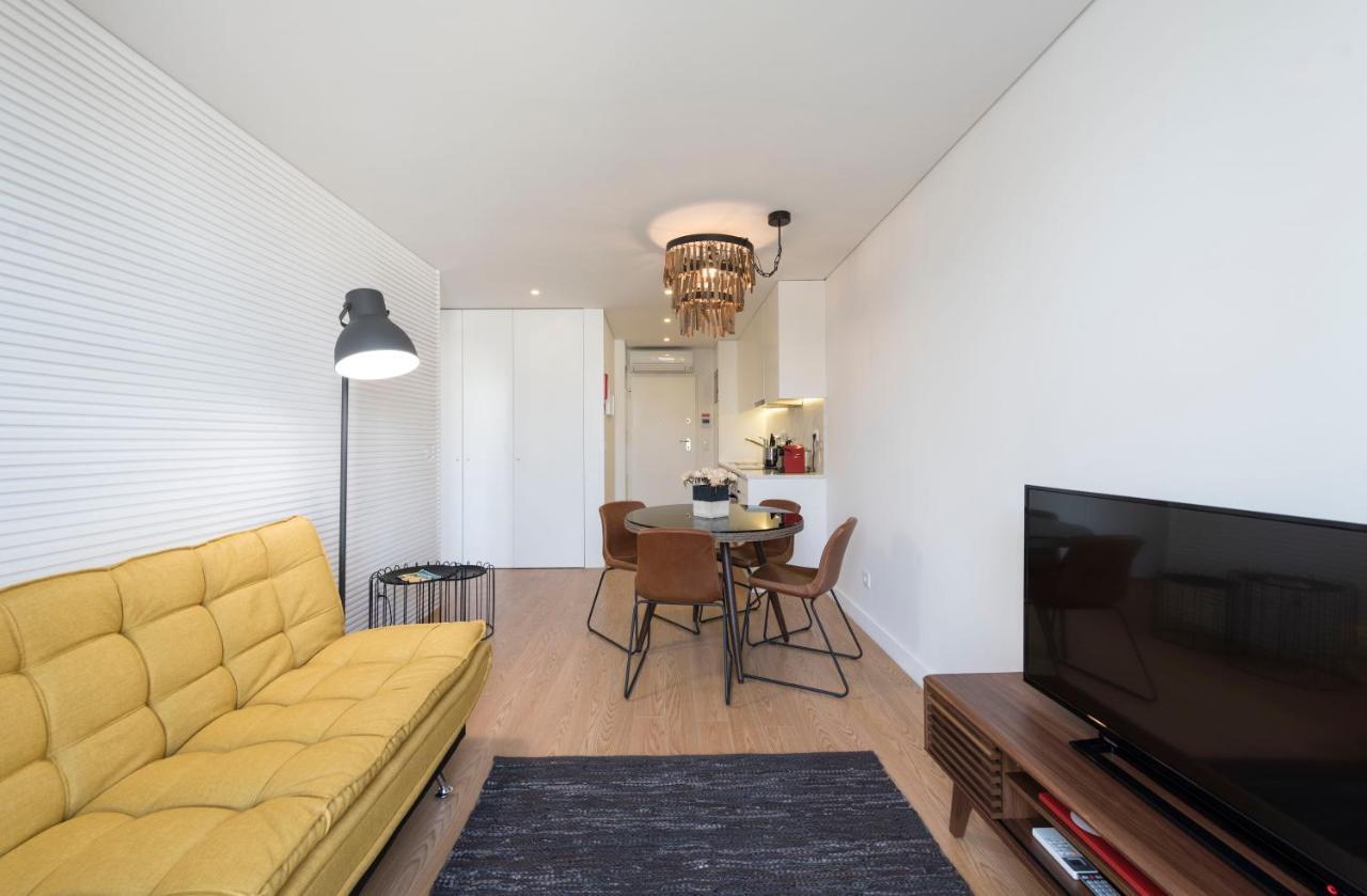 Lovelystay - Central Flat W/ Ac & Balcony Порто Екстериор снимка